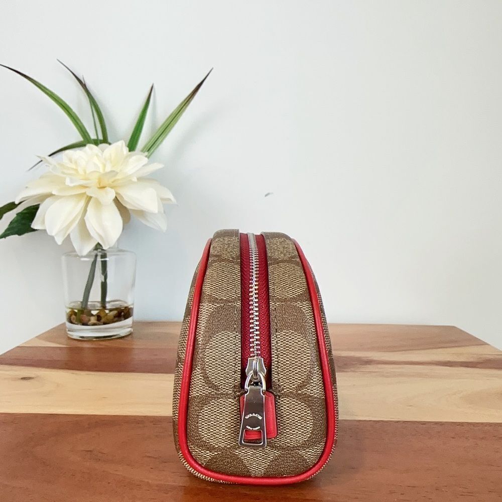 NWT Coach Dome Cosmetic‎ Case In Signature Canvas With Wild Strawberry - Picture 3 of 7